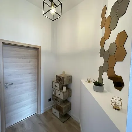 Patenier Hidden Garden 1bdr With Garden Apartment