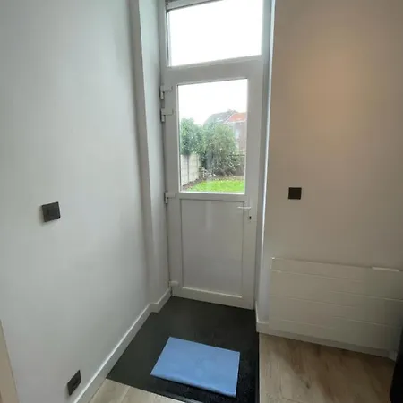 Patenier Hidden Garden 1bdr With Garden Appartamento